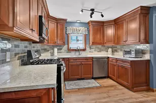 117 Warren Ave, Marlborough, MA 01752 - Photo 4
