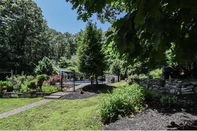 359 SE Main St, Douglas, MA 01516 - Photo 34