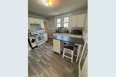 21 Fullerton St, Springfield, MA 01151 - Photo 16