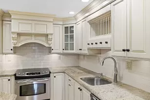 35 Casey Cir, Waltham, MA 02451 - Photo 6