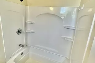 5 Ashland St, Worcester, MA 01609 - Photo 8