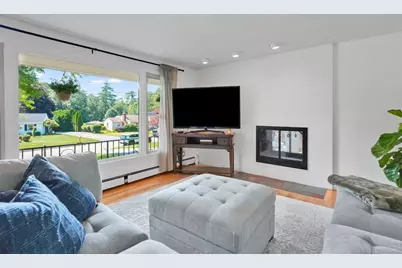 115 Fernwood Dr, East Longmeadow, MA 01020 - Photo 4