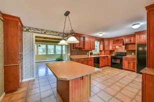 19 Sawmill Rd, Dudley, MA 01571 - Photo 18