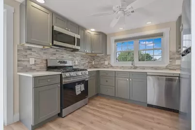 10 Thirteenth St, Wareham, MA 02538 - Photo 6