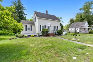 422 Main St, Groveland, MA 01834 - Photo 2