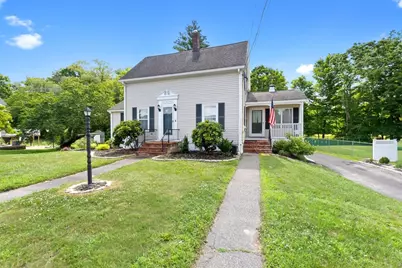 422 Main Street, Groveland, MA 01834 - Photo 1
