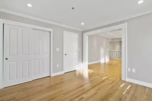 10 Charlesgate E, Boston, MA 02215 - Photo 14