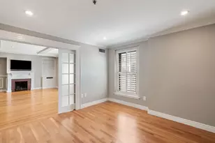 10 Charlesgate E, Boston, MA 02215 - Photo 10