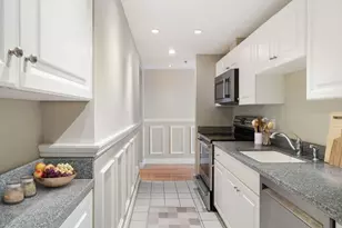 10 Charlesgate E, Boston, MA 02215 - Photo 6
