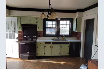 96 East St, Ware, MA 01082 - Photo 10