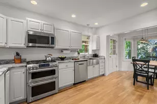 189 Mt Vernon St, Newton, MA 02465 - Photo 10