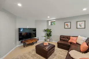 189 Mt Vernon St, Newton, MA 02465 - Photo 22