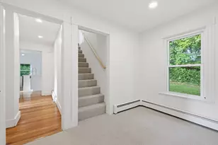 8 Mt Pleasant St, Webster, MA 01570 - Photo 16