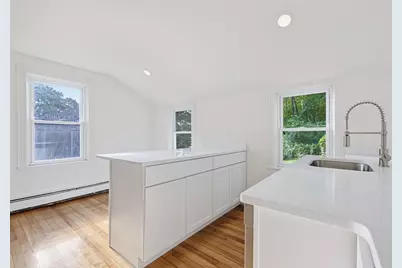 8 Mount Pleasant St, Webster, MA 01570 - Photo 10