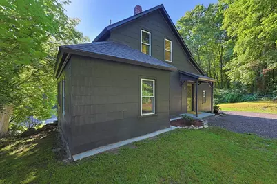 8 Mount Pleasant St, Webster, MA 01570 - Photo 2