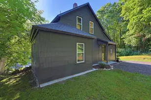 8 Mt Pleasant St, Webster, MA 01570 - Photo 2