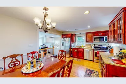8 North St #2nd Flr, Newton, MA 02459 - Photo 4
