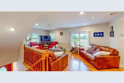 8 North St #2nd Flr, Newton, MA 02459 - Photo 12