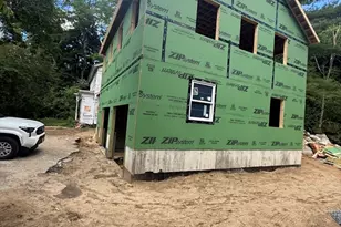 42 Wilkins St, Hudson, MA 01749 - Photo 4