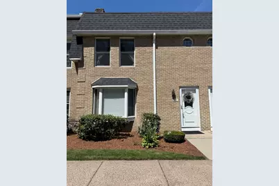8 Mansion Woods Dr #D, Agawam, MA 01001 - Photo 2