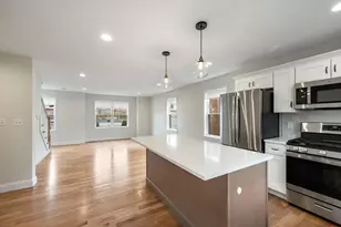 32 Union St, Lowell, MA 01852 - Photo 2