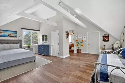 9 Thaxter Ln, Edgartown, MA 02539 - Photo 20