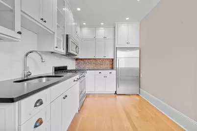 132 Myrtle St #2, Boston, MA 02114 - Photo 8