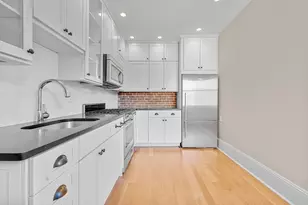 132 Myrtle St, Boston, MA 02114 - Photo 8