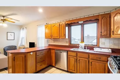 88 Glen St #2, Somerville, MA 02145 - Photo 4