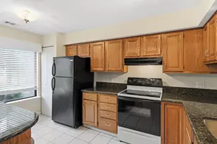 371 Nassau Dr, Springfield, MA 01129 - Photo 8