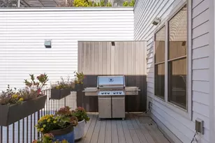 621 E 1st St, Boston, MA 02127 - Photo 14