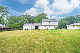 18 Blokland Dr, Longmeadow, MA 01106 - Photo 2