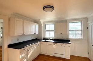 21 Florence St, Andover, MA 01810 - Photo 2