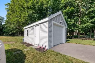 45 Highland St, Southborough, MA 01772 - Photo 36