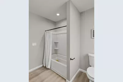 61 W Glen St, Holyoke, MA 01040 - Photo 26