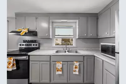 132 Hartwell St, Southbridge, MA 01550 - Photo 18