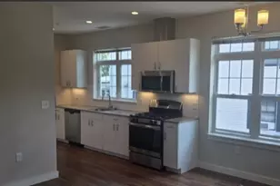 10 Myrtle St, Waltham, MA 02452 - Photo 2