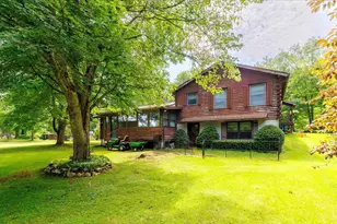 59 Shoreline Dr, West Brookfield, MA 01585 - Photo 2