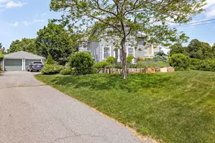 308 Ocean Ave, Marblehead, MA 01945 - Photo 2
