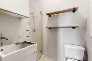 673 E 8th St, Boston, MA 02127 - Photo 8