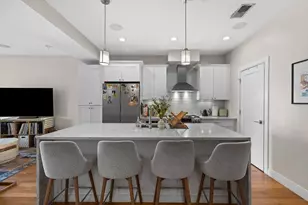 275 Old Colony Ave, Boston, MA 02127 - Photo 2