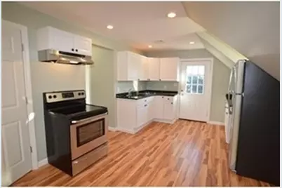 32 Roundy #2, Beverly, MA 01915 - Photo 2