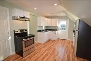 32 Roundy, Beverly, MA 01915 - Photo 2
