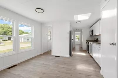 85 Amherst Ave, Taunton, MA 02780 - Photo 10