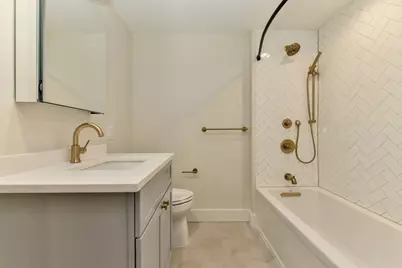 40 Fleet St #3, Boston, MA 02109 - Photo 6