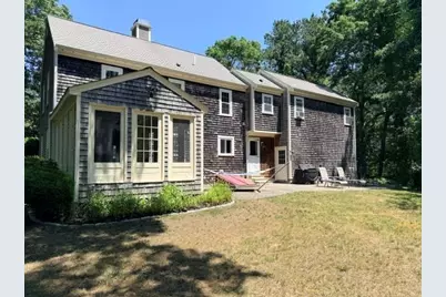 195 Bournehurst Dr, Plymouth, MA 02360 - Photo 2