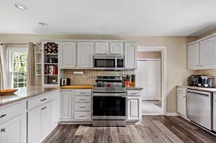 195 Bournehurst Dr, Plymouth, MA 02360 - Photo 6