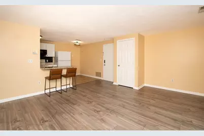 1585 Braley Rd #51, New Bedford, MA 02745 - Photo 2
