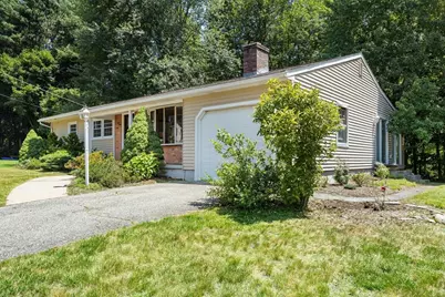 195 Murphy Lane, Chicopee, MA 01020 - Photo 8