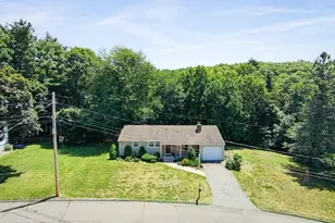195 Murphy Ln, Chicopee, MA 01020 - Photo 4